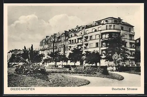 AK Diedenhofen, Deutsche Strasse mit Anwohnern