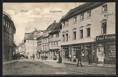 AK Erfurt, Strasse Langebrücke mit Hotel und Geschäften