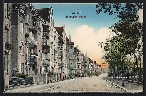 AK Erfurt, Bismarck-Strasse mit Bäumen