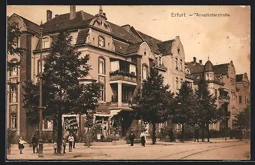 AK Erfurt, Arnstädterstrasse mit Zigarrengeschäft Hermann Schütze