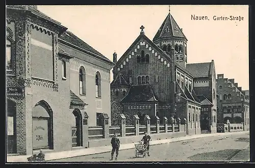 AK Nauen, Garten-Strasse mit Leinenwaren-Handlung J. Mock