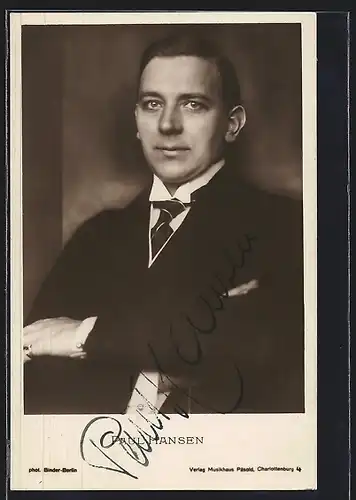 AK Opernsänger Paul Hansen mit verschränkten Armen, mit original Autograph