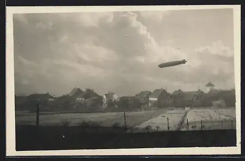 AK Weisel, Zeppelin über dem Ort