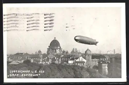 AK München, Luftschiff Graf-Zeppelin fliegt über die Stadt