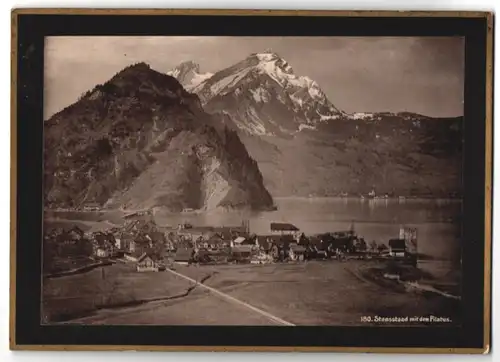 Fotografie unbekannter Fotograf, Ansicht Stansstad, Blick auf den Ort mit dem Pilatur