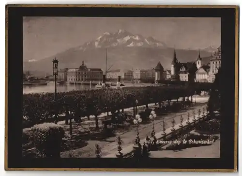 Fotografie unbekannter Fotograf, Ansicht Lucerne, Promenade im Ort mit Blick zum Hotel Schweizerhof