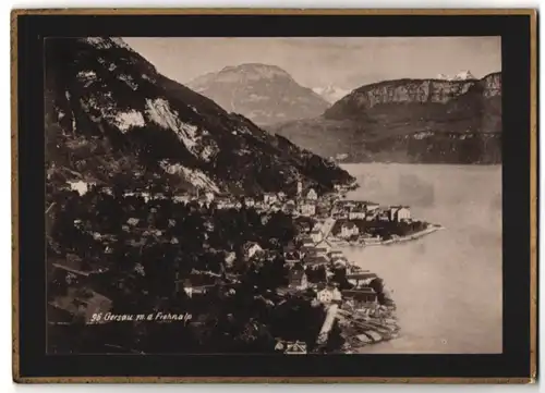 Fotografie unbekannter Fotograf, Ansicht Gersau, Blick auf die Stadt mit Vierwaldstättersee