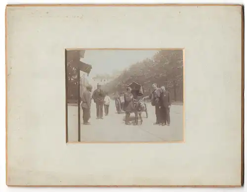 2 Fotografien Franz X. Semelhofer, Ansicht Lyon, Teich am Lyoner-Park, Esel Karren an der Eglise d`Ainey
