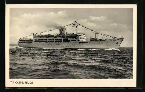 AK Passagierschiff TS Castel Felice auf See