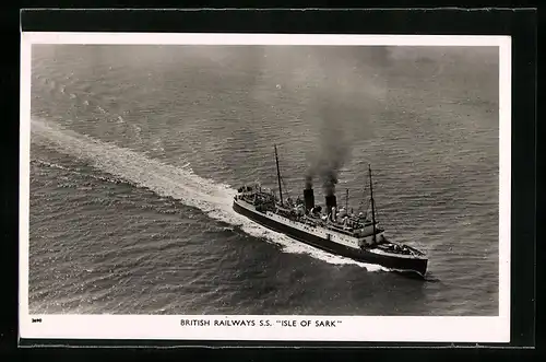 AK Fährschiff Isle of Sark mit rauchenden Schloten