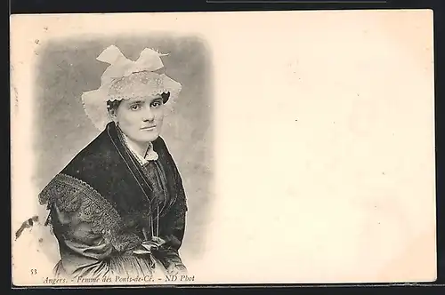 AK Ponts-de-Cé, Junge Frau in Tracht mit Haube