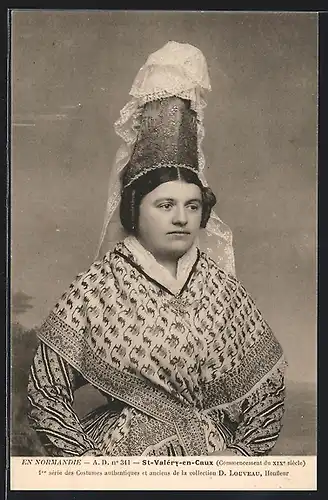 AK St-Valery-en-Caux, en Normandie, Frau in Tracht
