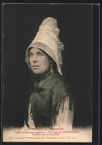 AK Cambremer, Junge Frau in grüner traditioneller Tracht der Normandie