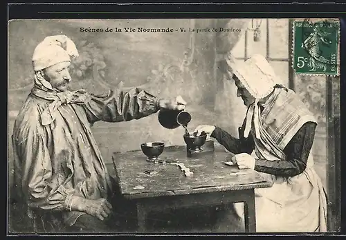 AK En Normandie, La partie de Dominos, Paar beim Domino