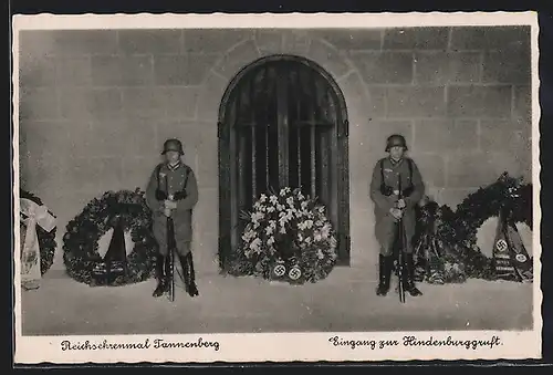 AK Tannenberg, Reichsehrenmal, Eingang zur Hindenburggruft