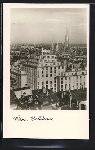 AK Wien, Hochhaus, Im Hintergrund Kirche