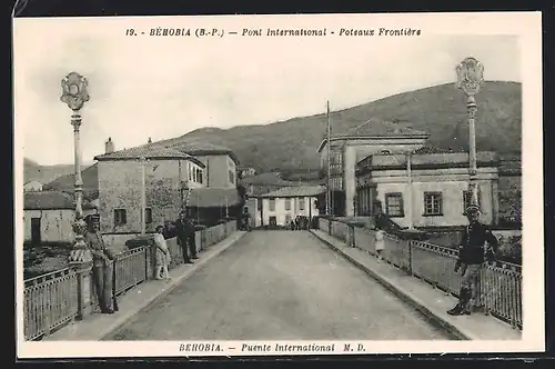 AK Béhobia, Pont International, Poteaux Frontière