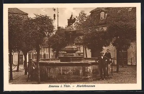 AK Ilmenau, junge Männer am Marktbrunnen