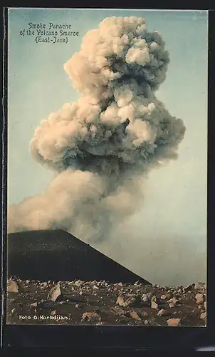 AK East-Java, Smoke Panache of the Volcano Smeroe, Rauchsäule über Vulkan