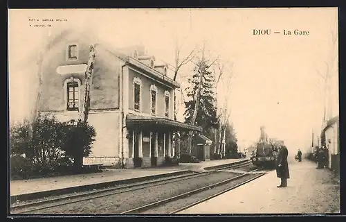 AK Diou, La Gare