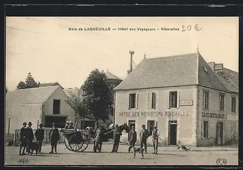 AK Laqueuille, Hôtel des Voyageurs Riberolles & la Gare, Bahnhof
