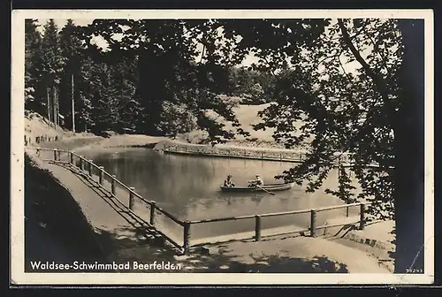 AK Beerfelden i. Odenw., Waldsee-Schwimmbad mit Ruderboot
