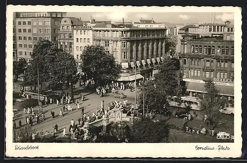 AK Düsseldorf, Cornelius-Platz mit Geschäften