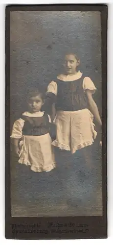 Fotografie Fuchs & Co., Charlottenburg, Wilmersdorferstr. 57, Kleine Schwestern in Partnergarderobe
