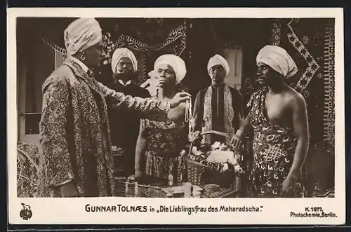 AK Filmszene aus Die Lieblingsfrau des Maharadscha, Schauspieler Gunnar Tolnaes