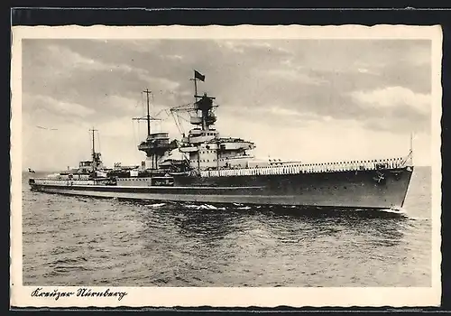 AK Kreuzer Nürnberg der Kriegsmarine in Fahrt