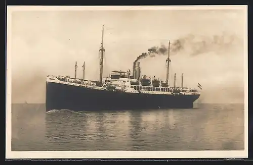 AK Passagierschiff Werra mit rauchendem Schornstein