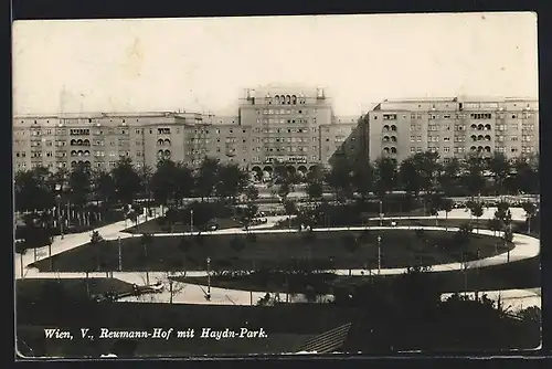 AK Wien, Reumann-Hof mit Haydn-Park