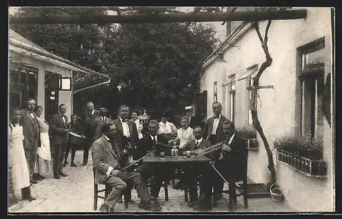 AK Wien-Grinzing, Ausg`steckt, Karl Rockenbauer, Sandgasse 14, Kleines Orchester im Hof