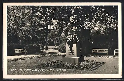 AK Erfurt, Denkmal Mutter u. Kind im Brühler Garten