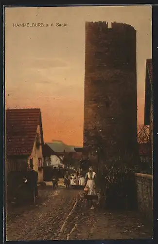 AK Hammelburg a. d. Saale, Strassenpartie mit Turm