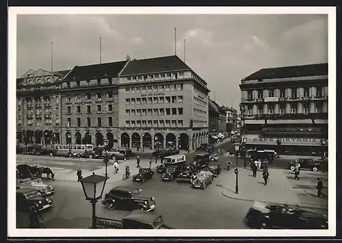 AK Berlin, Unter den Linden Ecke Friedrichstasse mit Café Viktoria und Haus der Schweiz