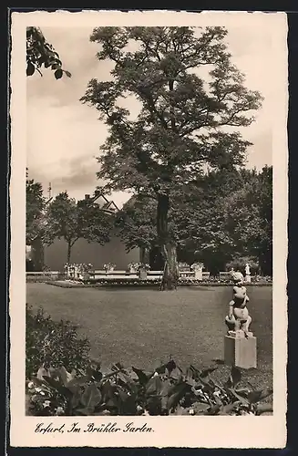 AK Erfurt, Partie im Brühler Garten mit Kinderstatue