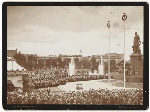 Fotografie Ottmar Anschütz, Berlin, Ansicht Berlin, Kaiser Wilhelm II. bei der Einweihung des Bismarckdenkmals, 1901