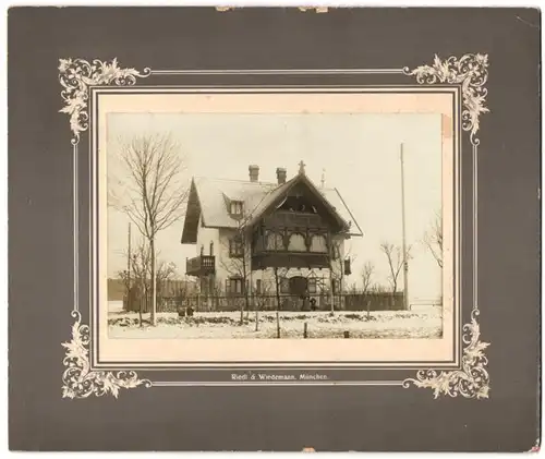 Fotografie Riedl & Wiedemann, München, unbekannter Ort, Blick auf die Pension Villa Antonia, im Passepartout