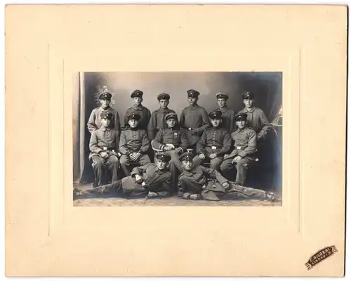 Fotografie C. Bilgeri, Lindau i. B., Gruppenfoto Soldaten in Uniform kgl. Bayerisches Infanterie Regiment Nr. 20, Orden