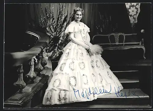 AK Opernsängerin Magdalena Hajossyova, original Autograph