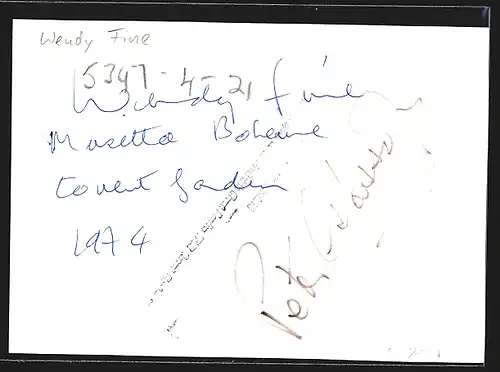 AK Opernsängerin Wendy Fine auf der Bühne, original Autograph