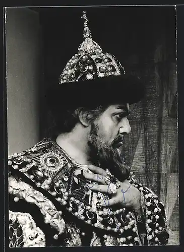 AK Opernsänger Nicolai Ghiaurov im Kostüm, mit original Autograph