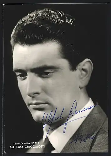 AK Opernsänger Alfredo Giacomotti im grauen Anzug, mit original Autograph