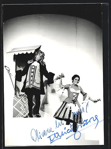 AK Opernsänger Enrico Fissore und Olivera Miljakovic in Szene, mit original Autograph