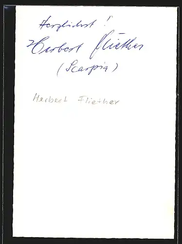 AK Opernsänger Herbert Fliether im schwarzen Anzug, mit original Autograph