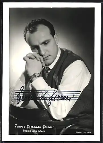 AK Opernsänger Ferrando Ferrari im weissen Hemd und Pullunder, mit original Autograph