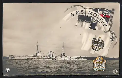 AK Kriegsschiff S. M. S. Moltke vor der Küste, Fahnen und Wappen