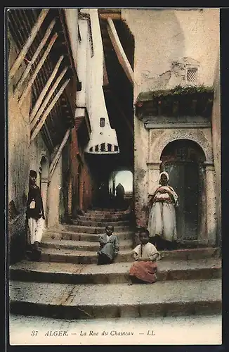 AK Alger, La Rue due Chameau with children