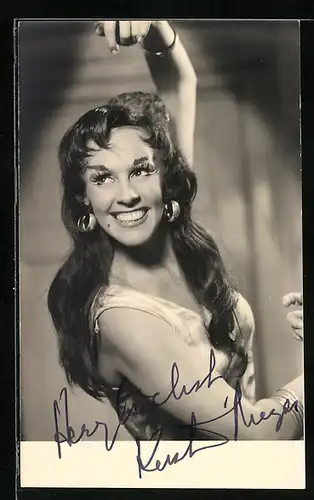 AK Opernsängerin Kerstin Meyer auf der Bühne, mit original Autograph